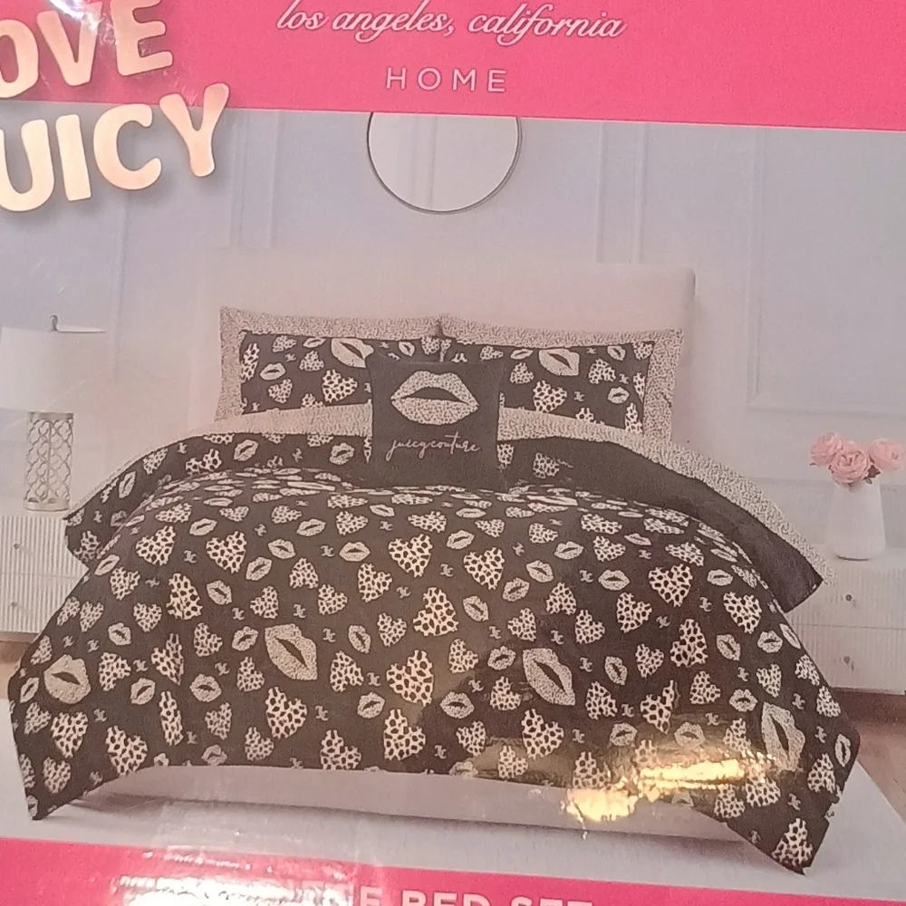 New Viral {Juicy Couture} Leopard Print 8 piece Comforter Set Black & Gold Queen